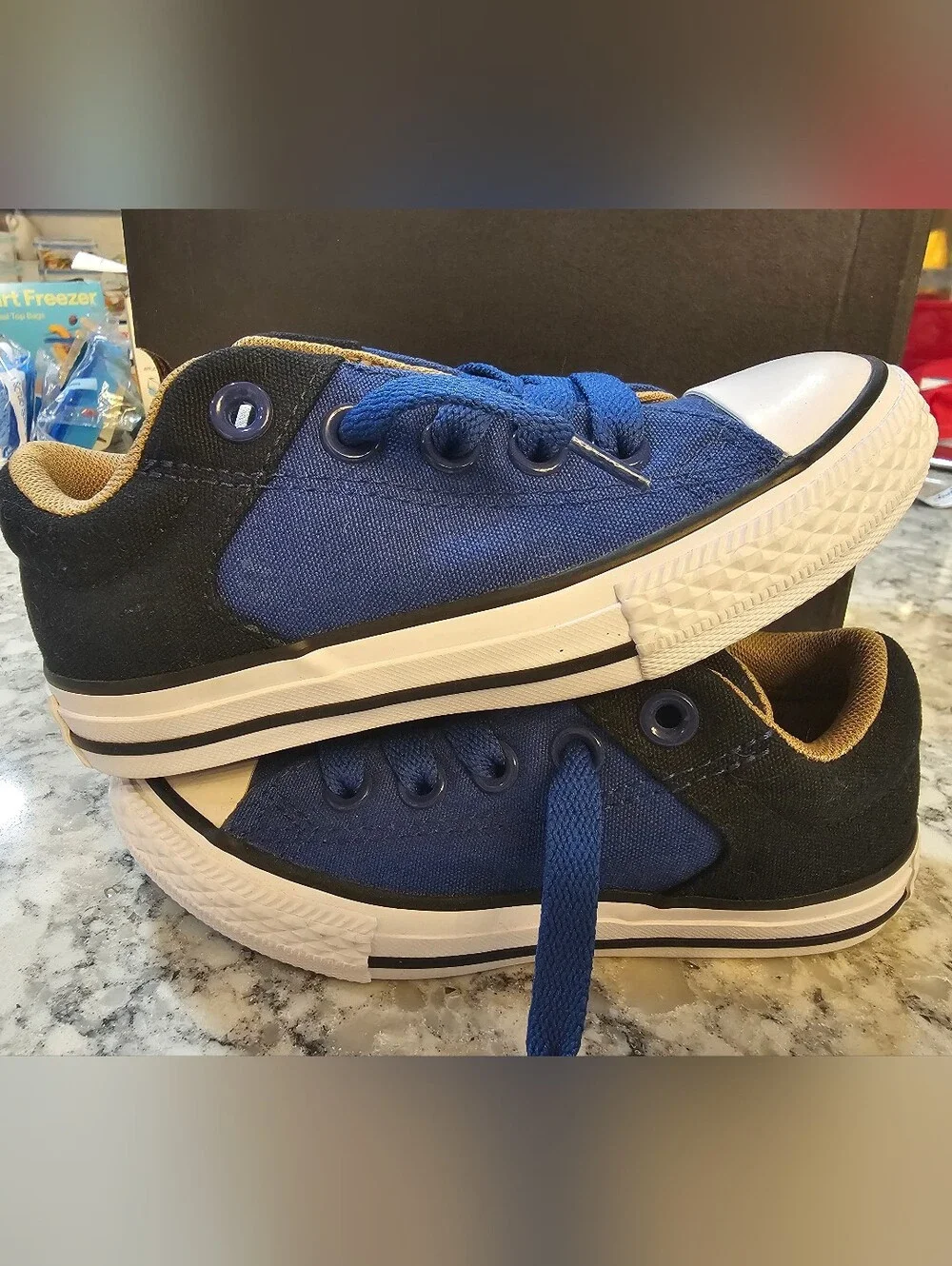 Junior Mid Top Converse, Size 11